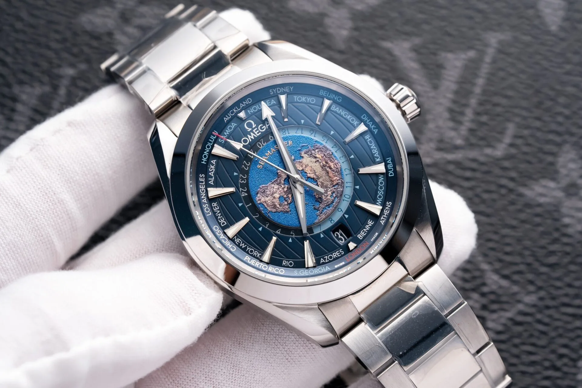 Omega Seamaster Professional Diver 300M Blue Dial 43mm Super Clone Watch Omega Seamaster Professional Diver 300M blue dial 43mm 1:1 super clone watch