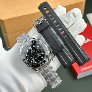 Omega CHRONOGRAPH Seamaster Professional Diver 300M black dial 44mm 1:1 super clone watch
