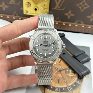 Omega Seamaster Professional Diver 300M black dial 42mm 1:1 super clone watch