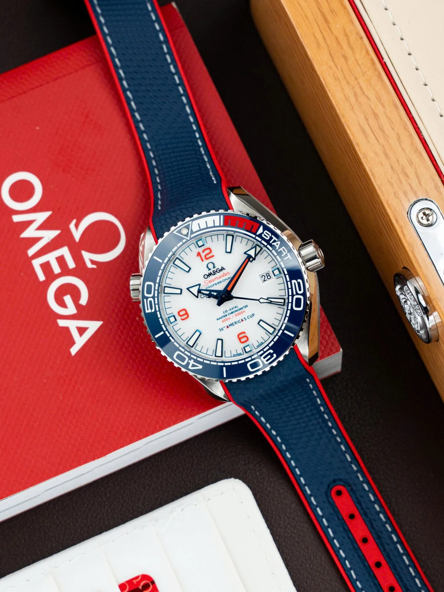 Omega Seamaster Professional Diver 300M blue dial 43.5mm 1:1 super clone watch