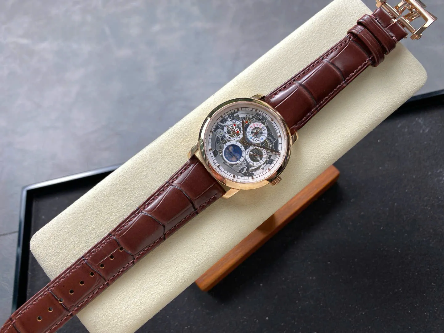 Vacheron Constantin CONSTANTIN Traditionnelle Classical Complications 41mm Super Clone Watch Vacheron Constantin CONSTANTIN Traditionnelle Classical Complications 41mm 1:1 super clone watch