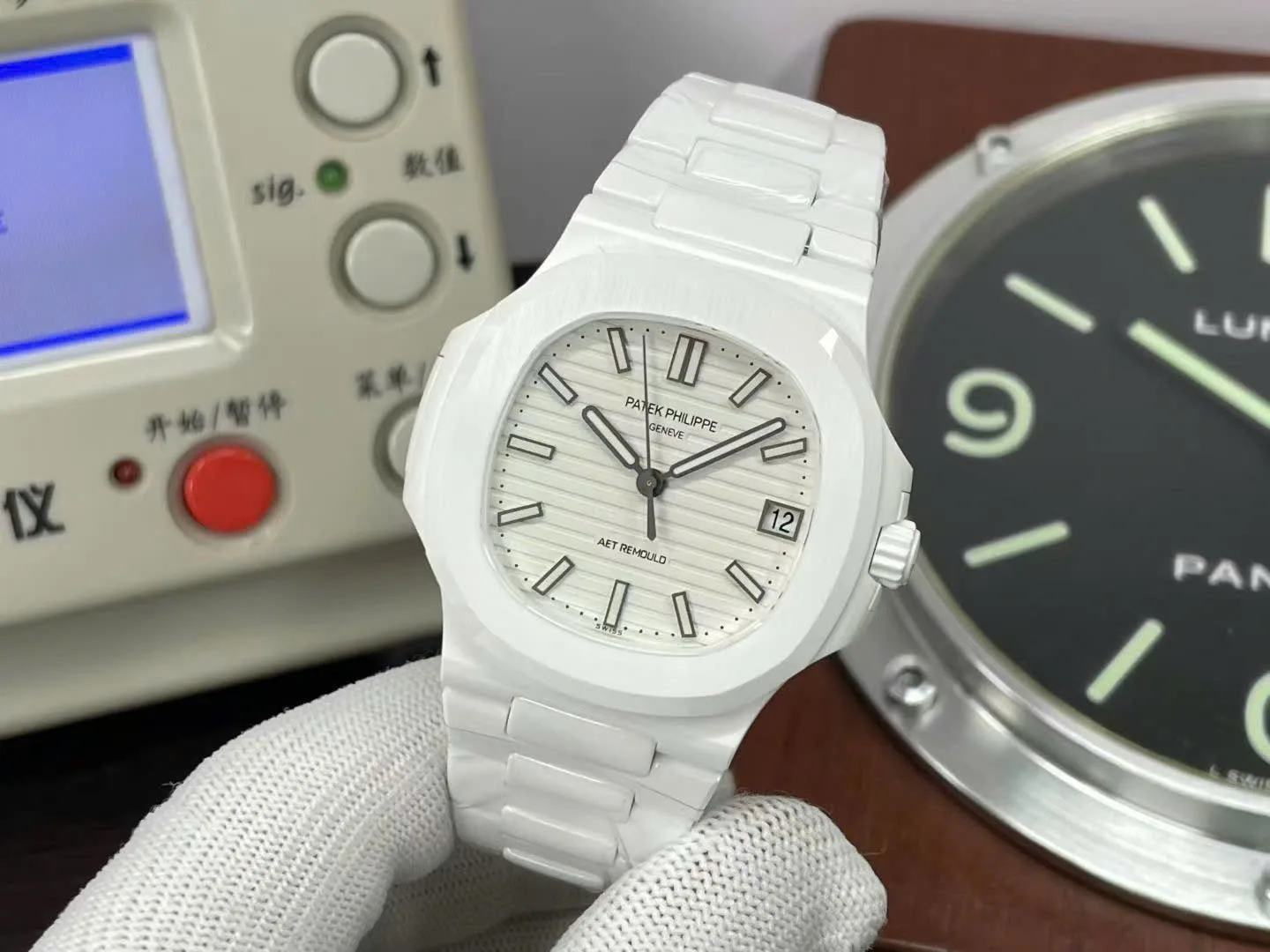 1:1 super clone luxury watch detail product photo