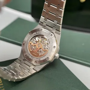 1:1 super clone luxury watch detail product photo