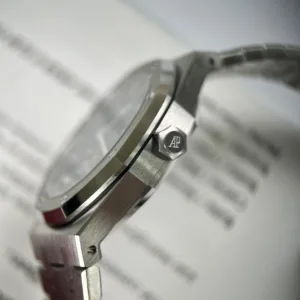 1:1 super clone luxury watch detail product photo