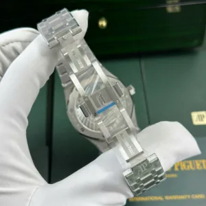 1:1 super clone luxury watch detail product photo