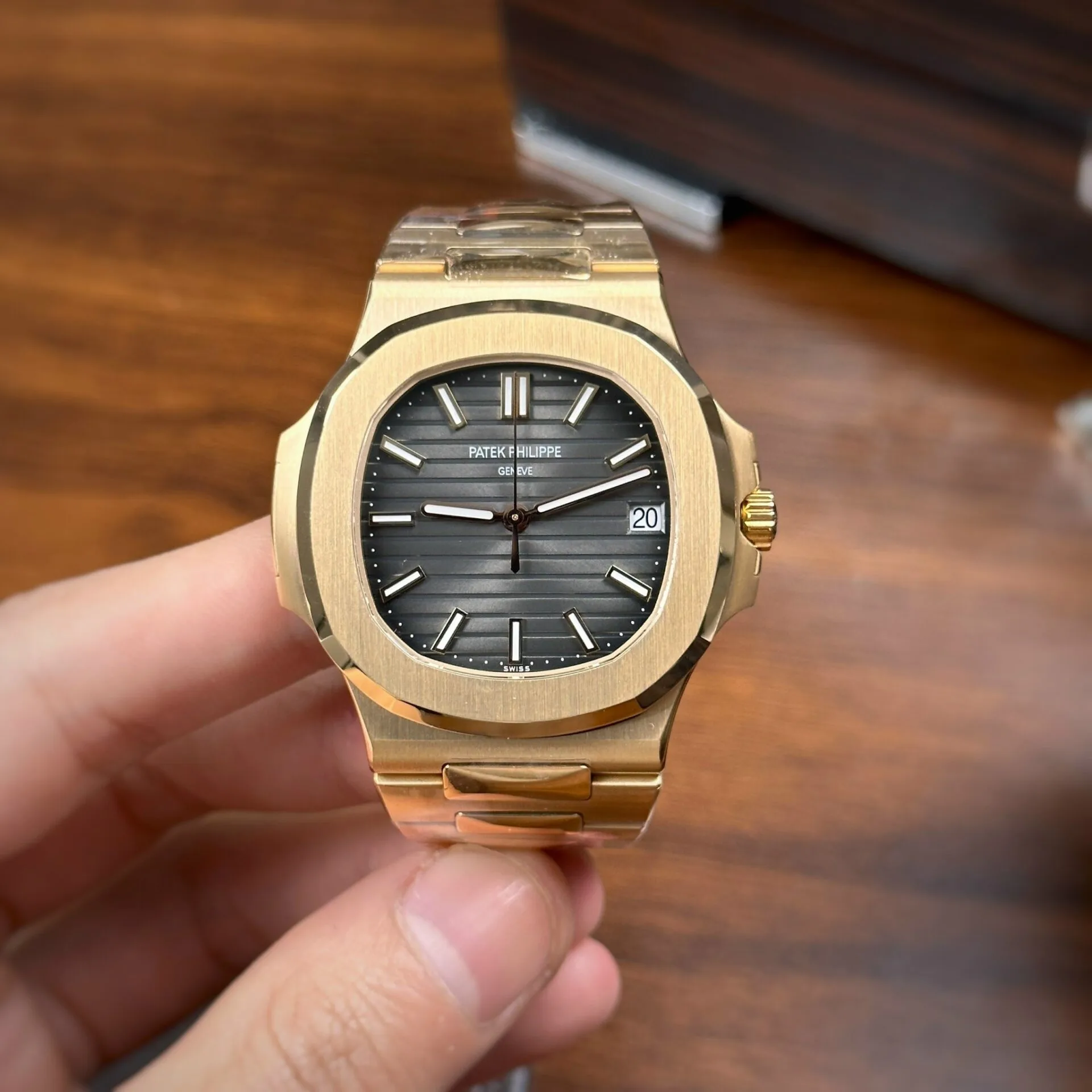 Patek Philippe Nautilus Porthole Sport Watch rose gold 40mm 1:1 super clone watch