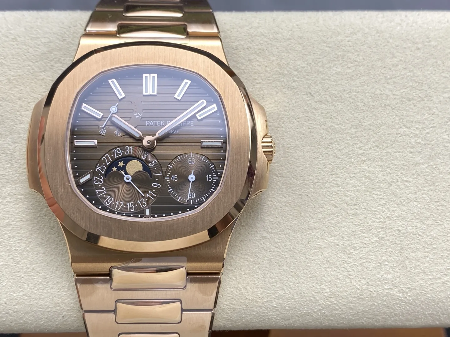 Patek Philippe Nautilus Porthole Sport Watch rose gold 40mm 1:1 super clone watch