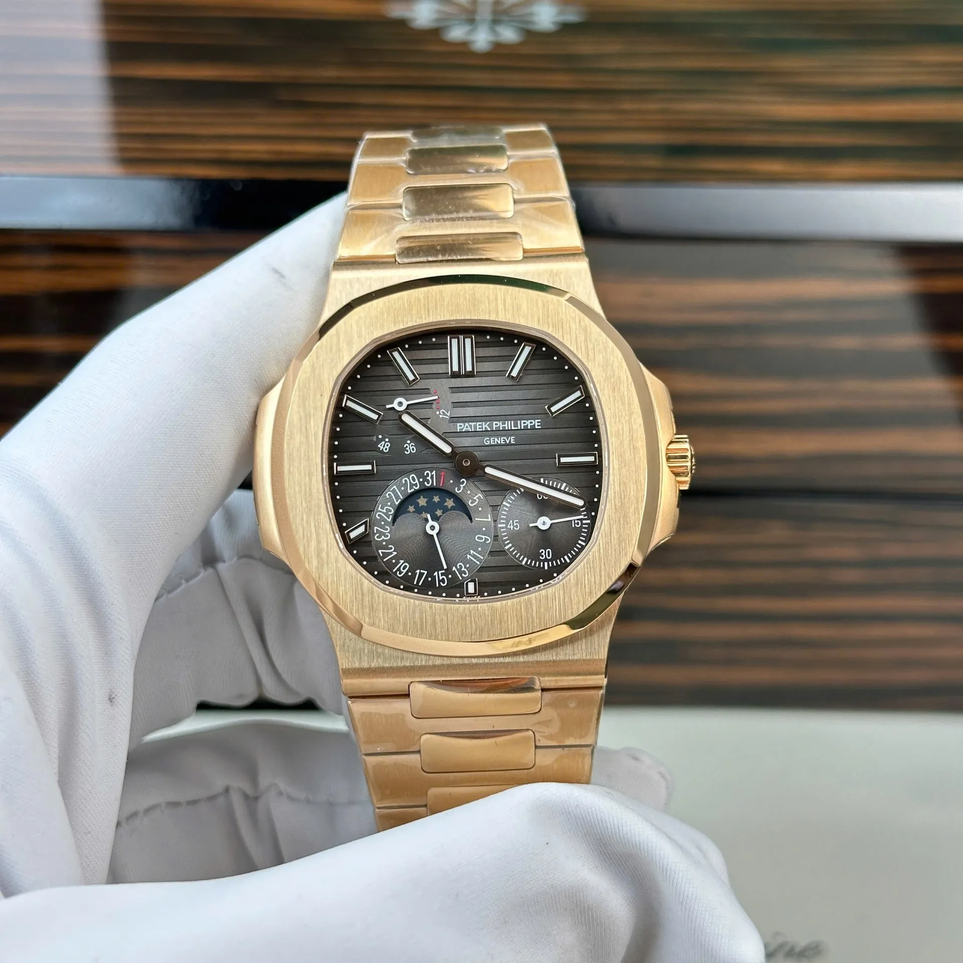 Patek Philippe Nautilus Porthole Sport Watch rose gold 40mm 1:1 super clone watch