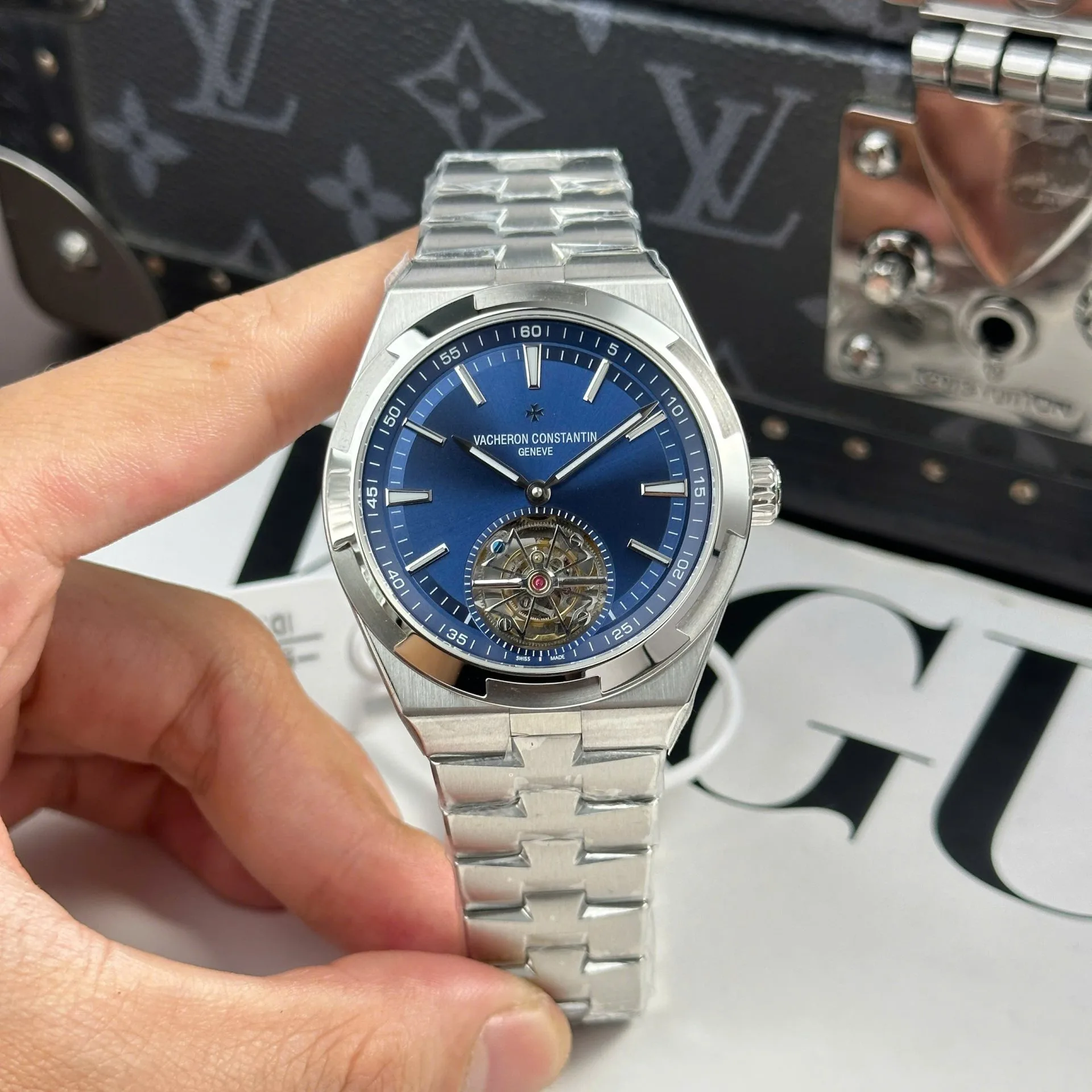 Vacheron Constantin CONSTANTIN Overseas Luxury Sport Traveler Watch blue dial 42.5mm 1:1 super clone watch