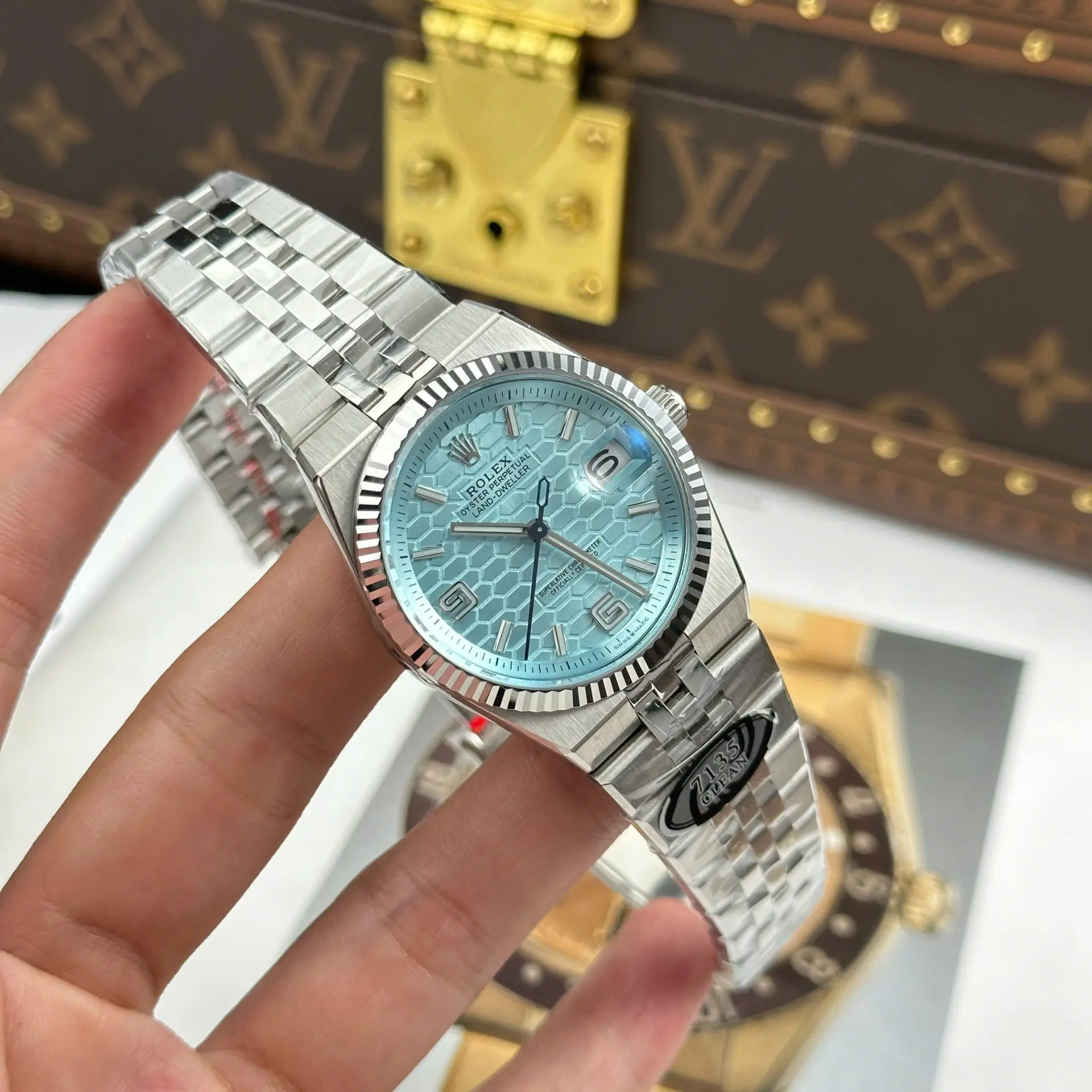 Rolex 127234 Super Clone Watch Detail Photo Rolex 127234 blue dial 1:1 super clone watch product photo 36mm
