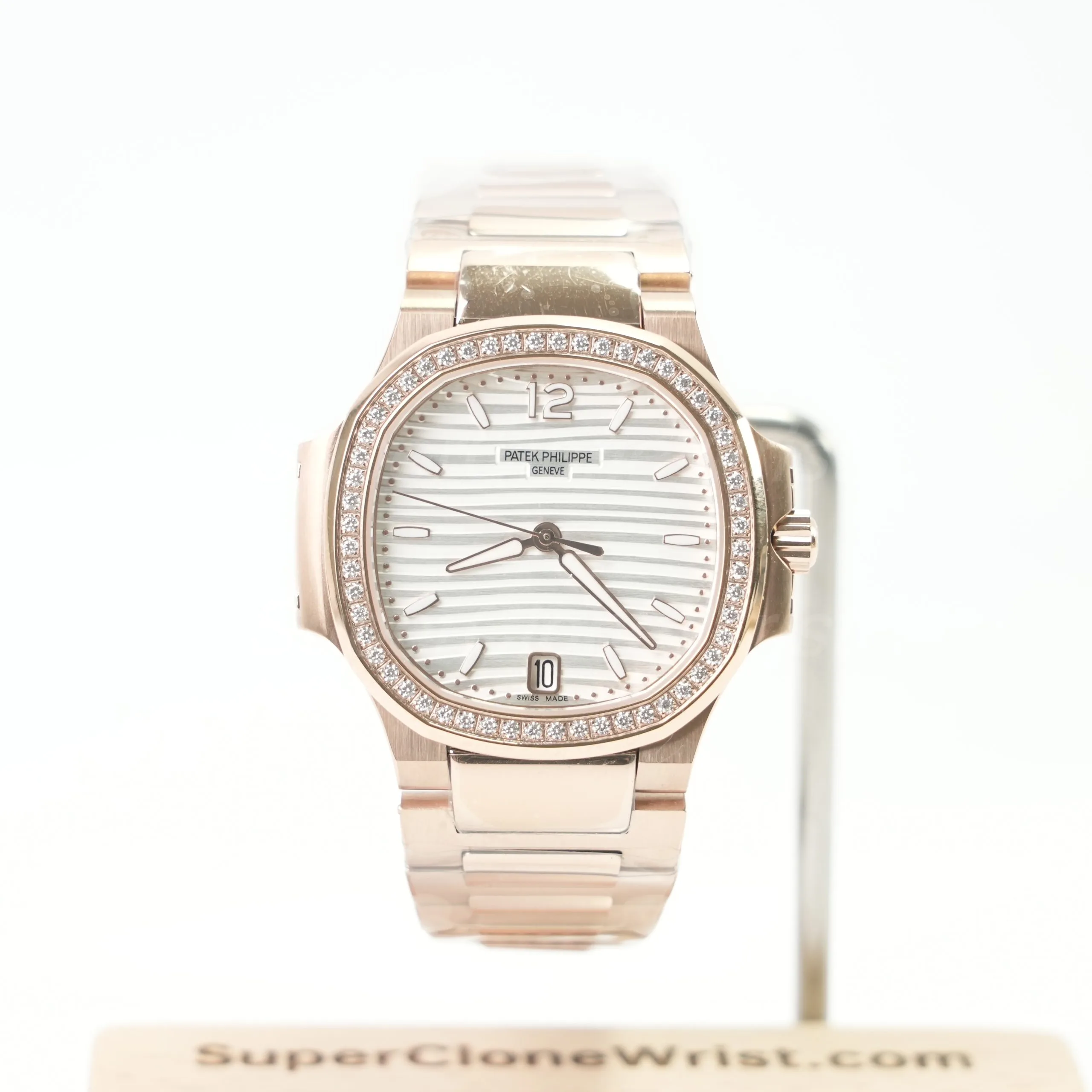 Patek Philippe Nautilus 7118/1200R Rose Gold Silvery Opaline Dial Diamond Bezel Rose Gold Bracelet 35mm Replica Watches - 1