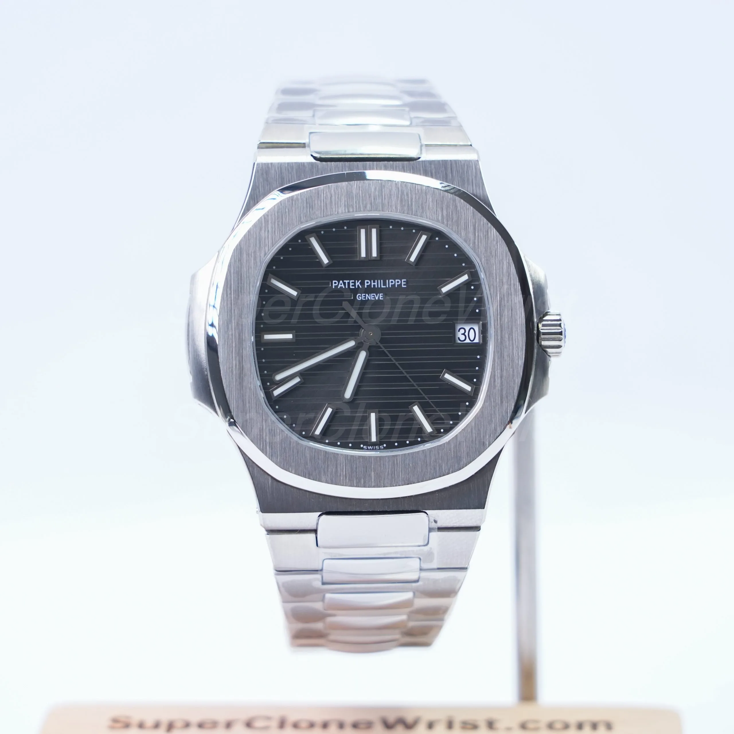 Patek-Philippe-Nautilus-5711-Grey-Dial-40mm 1：1 SuperClone Watch Replica Watches - 1