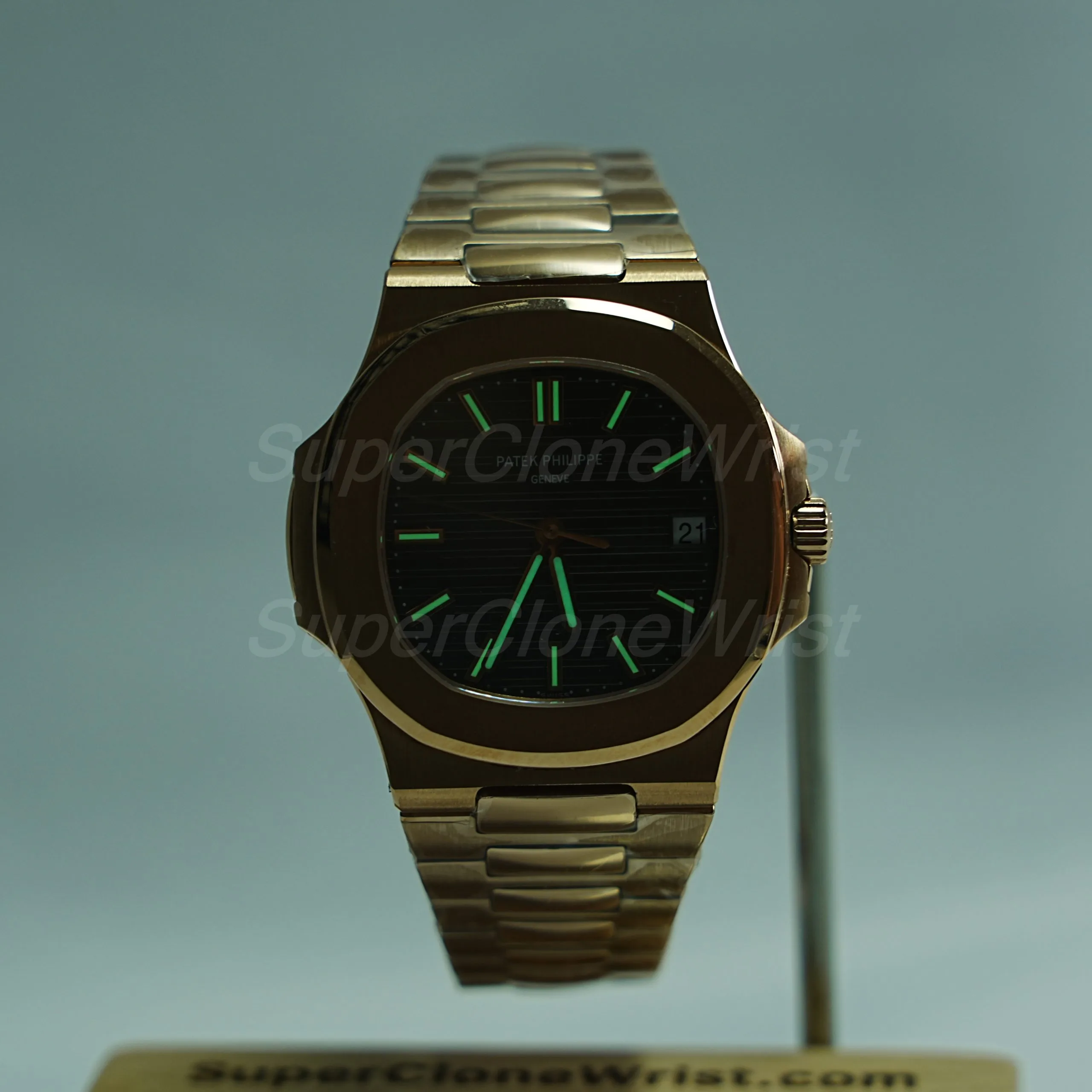 Patek-Philippe-Nautilus-5711-Black-Dial-Rose-Gold-40mm 1：1 SuperClone Watch Replica Watches - 2